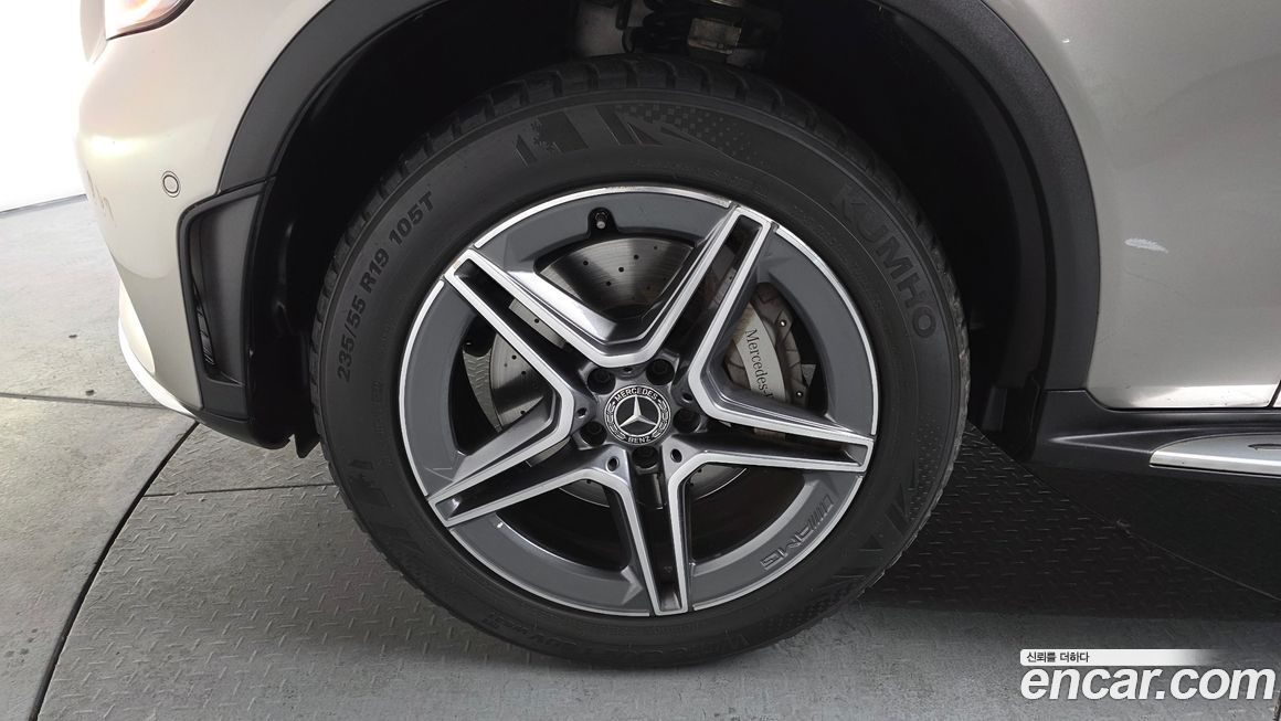 Mercedes-Benz GLC-Class 2021