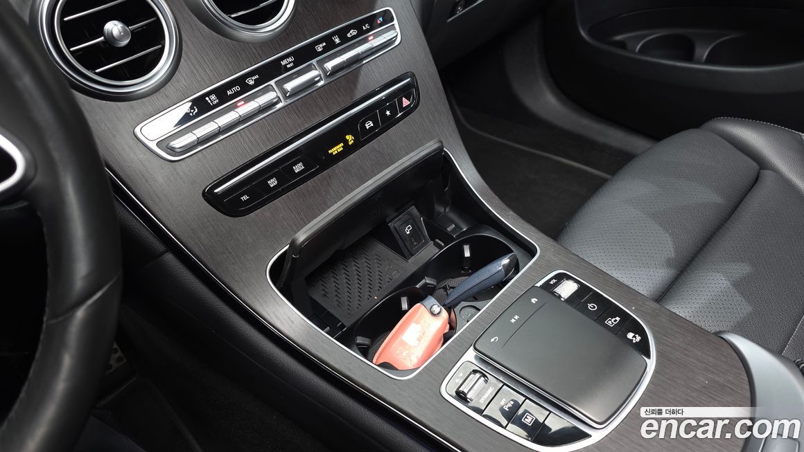 Mercedes-Benz GLC-Class 2021