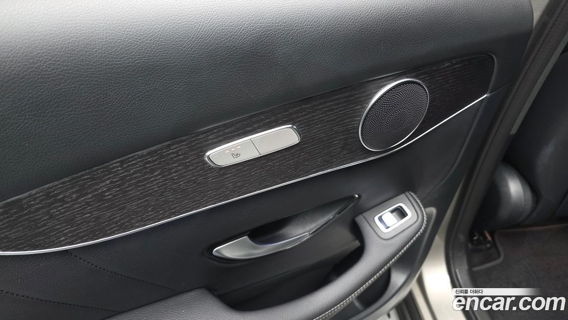 Mercedes-Benz GLC-Class 2021