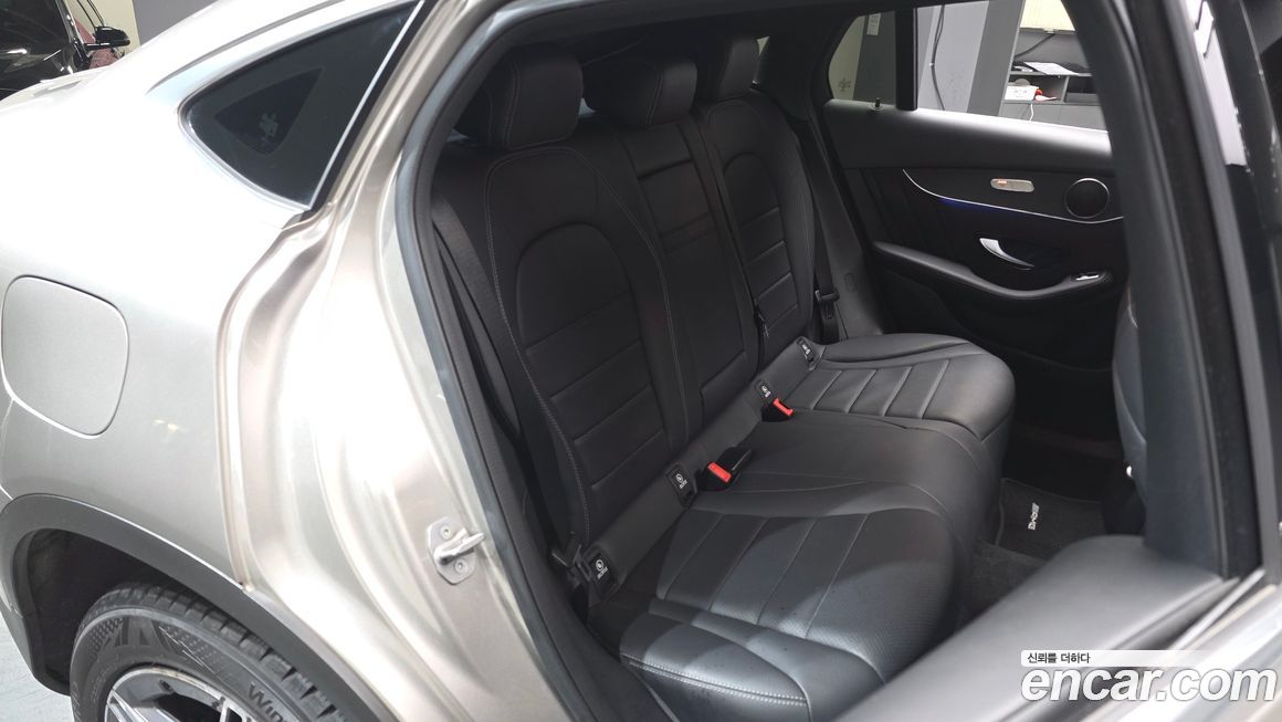 Mercedes-Benz GLC-Class 2021