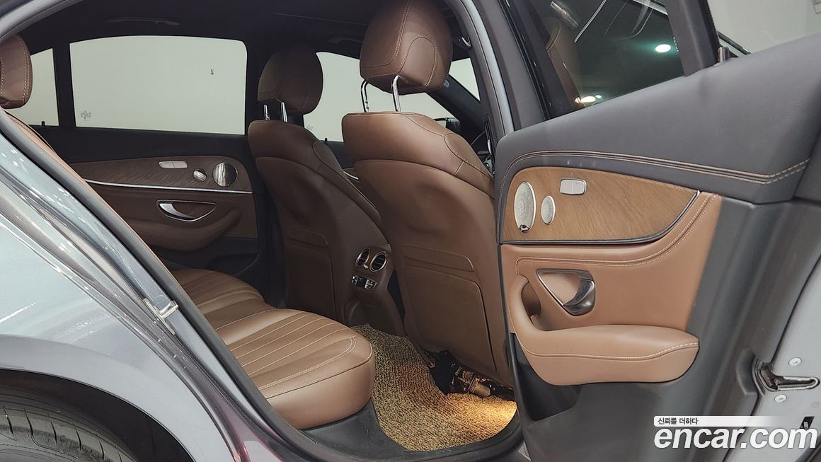 Mercedes-Benz E-Class 2023