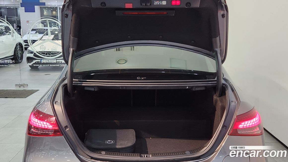 Mercedes-Benz E-Class 2023