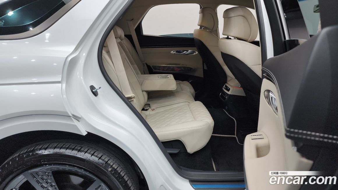 Genesis GV70 2023