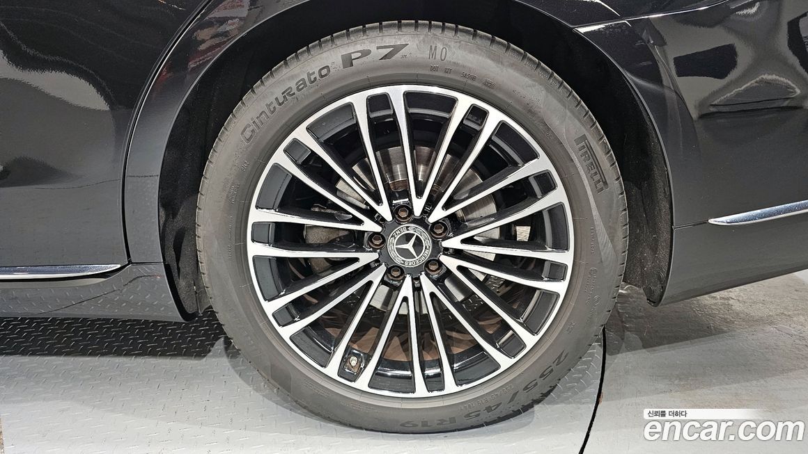 Mercedes-Benz S-Class 2021