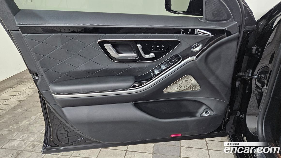 Mercedes-Benz S-Class 2021