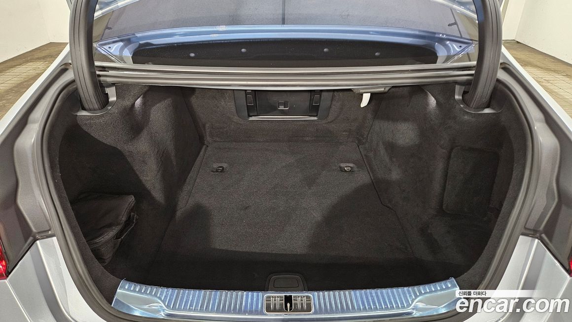 Mercedes-Benz S-Class 2022