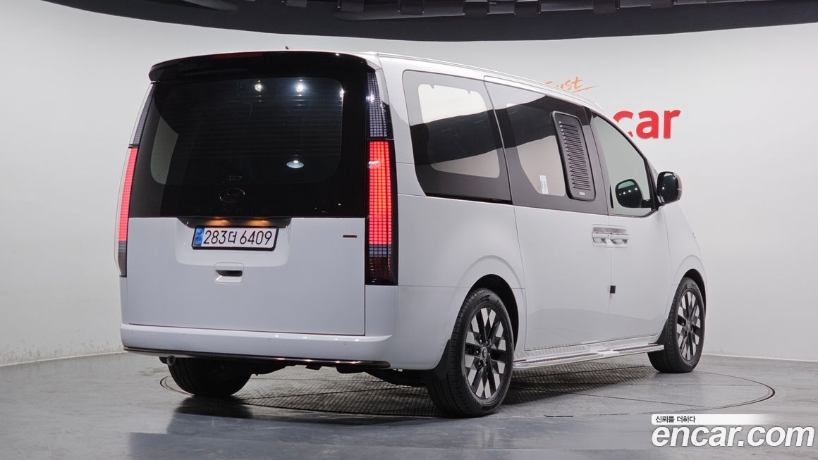 Hyundai Staria 2025