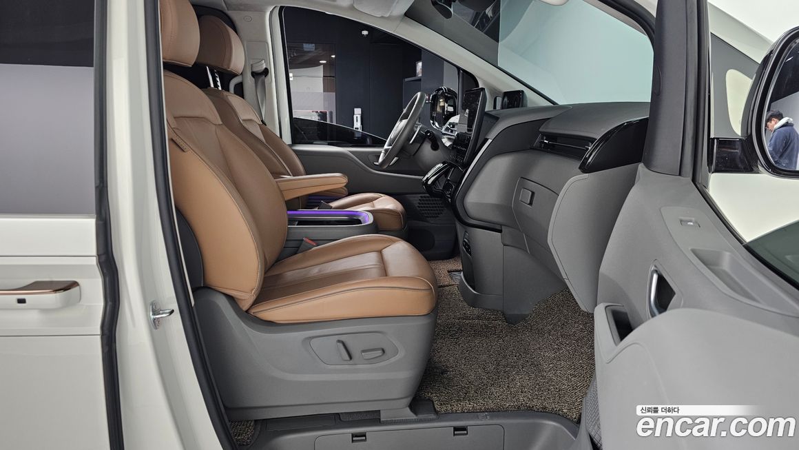 Hyundai Staria 2025