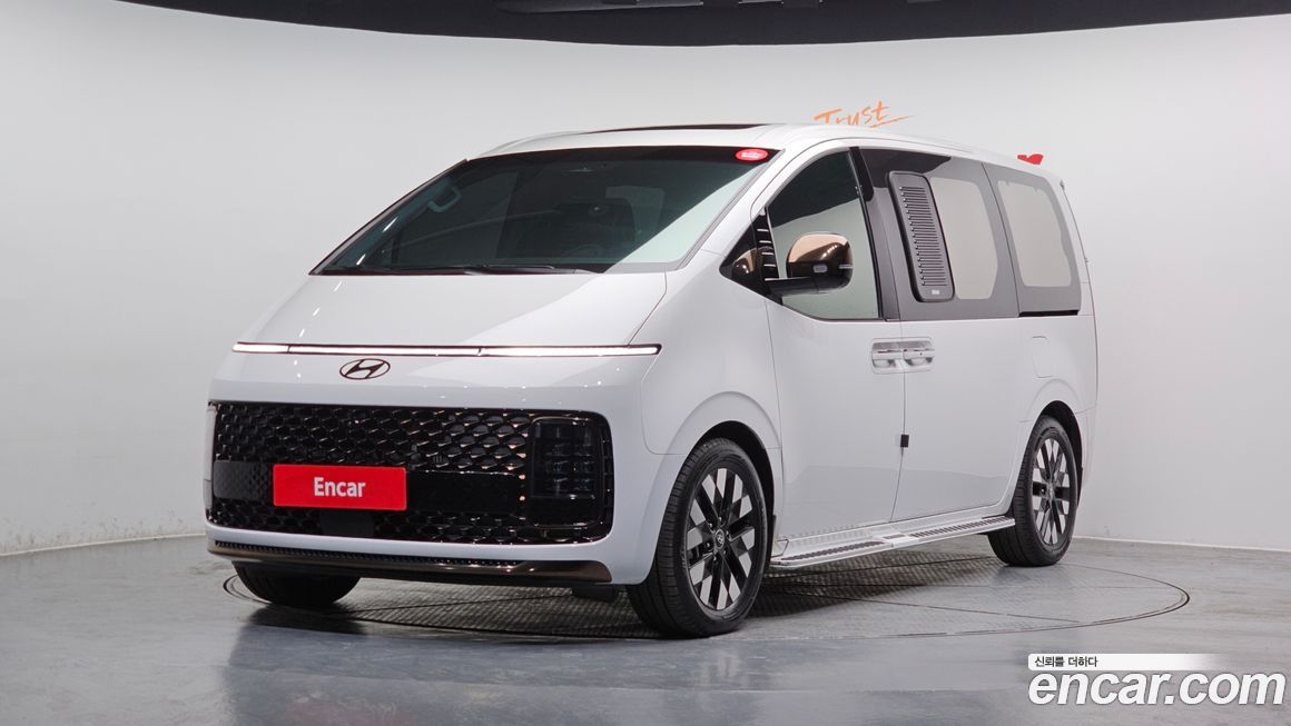Hyundai Staria 2025
