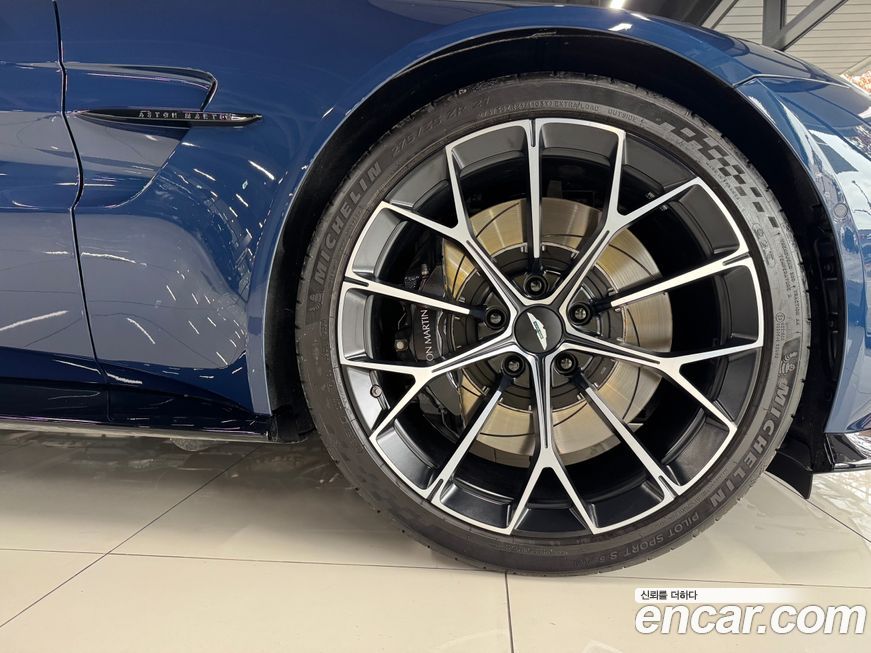 Astonmartin Vantage 2025