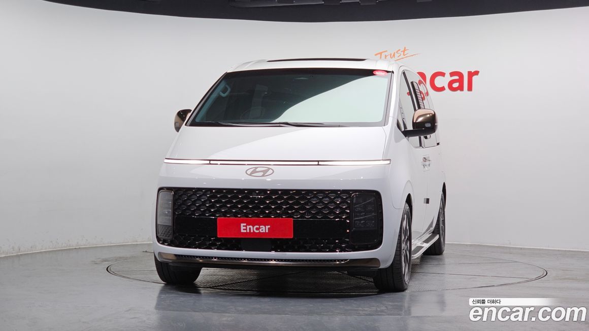 Hyundai Staria 2025