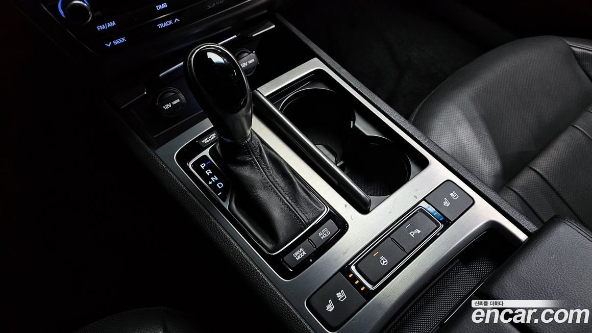 Hyundai Genesis 2016