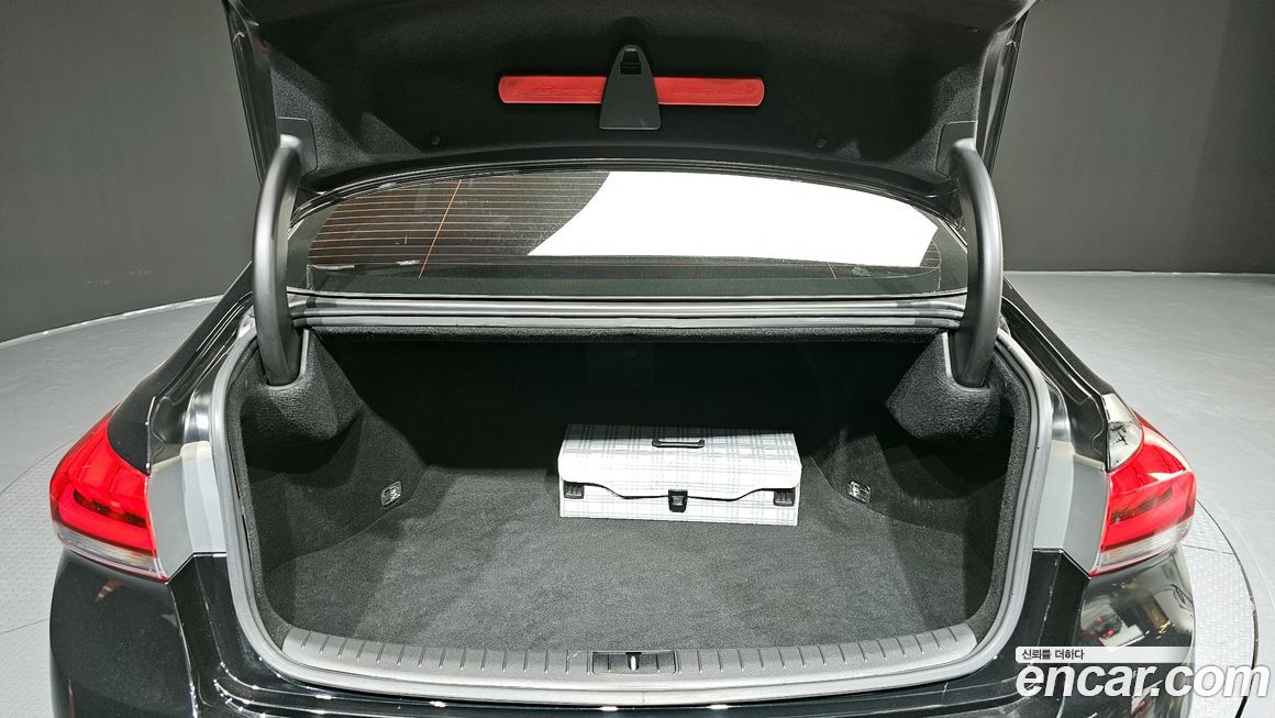 Hyundai Genesis 2016