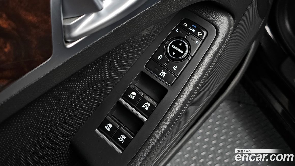 Hyundai Genesis 2016