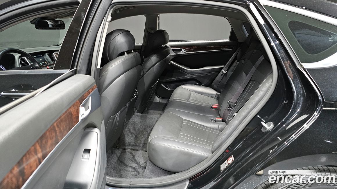 Hyundai Genesis 2016