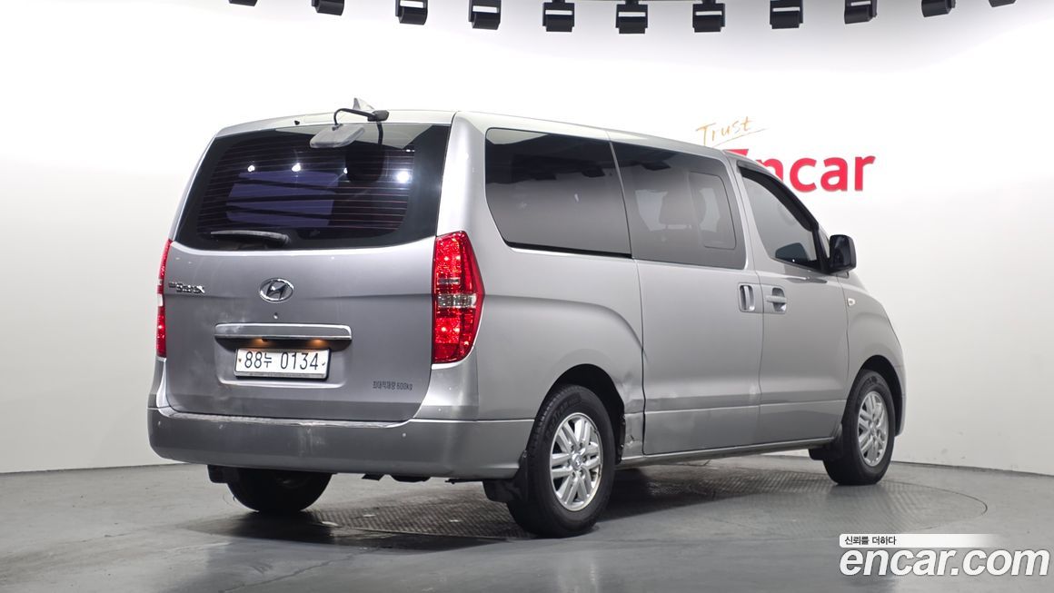 Hyundai Starex 2018