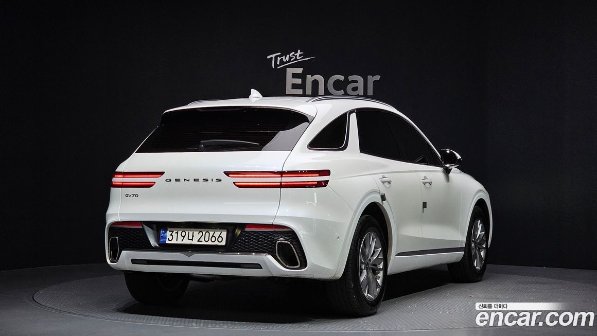 Genesis GV70 2024