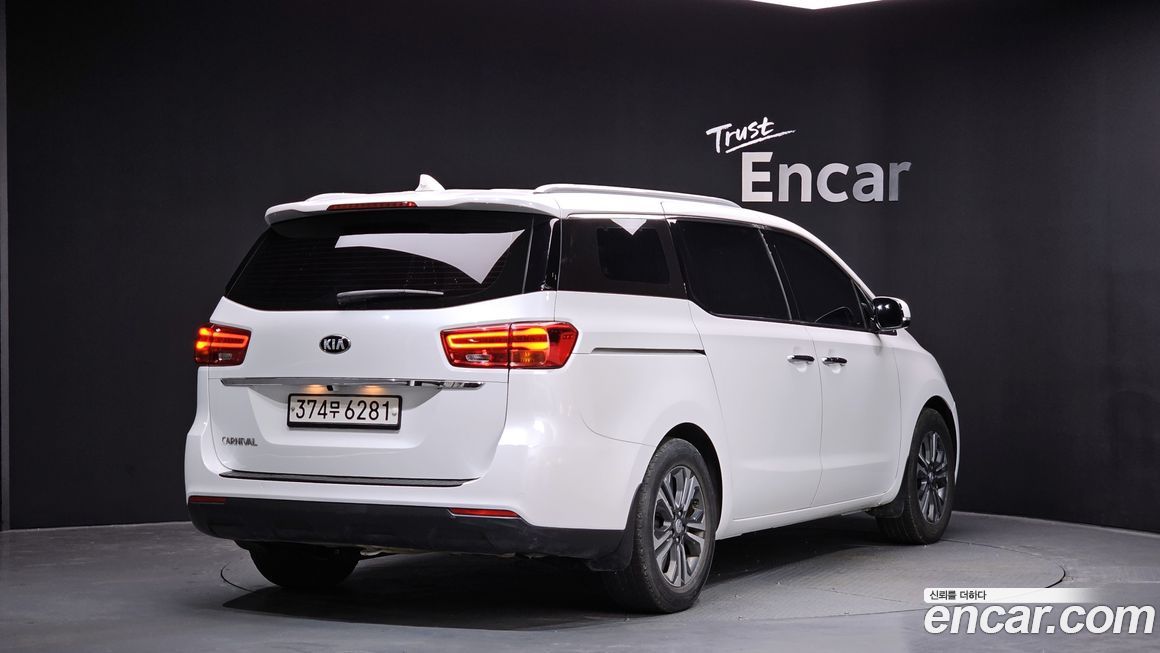 Kia Canival 2019