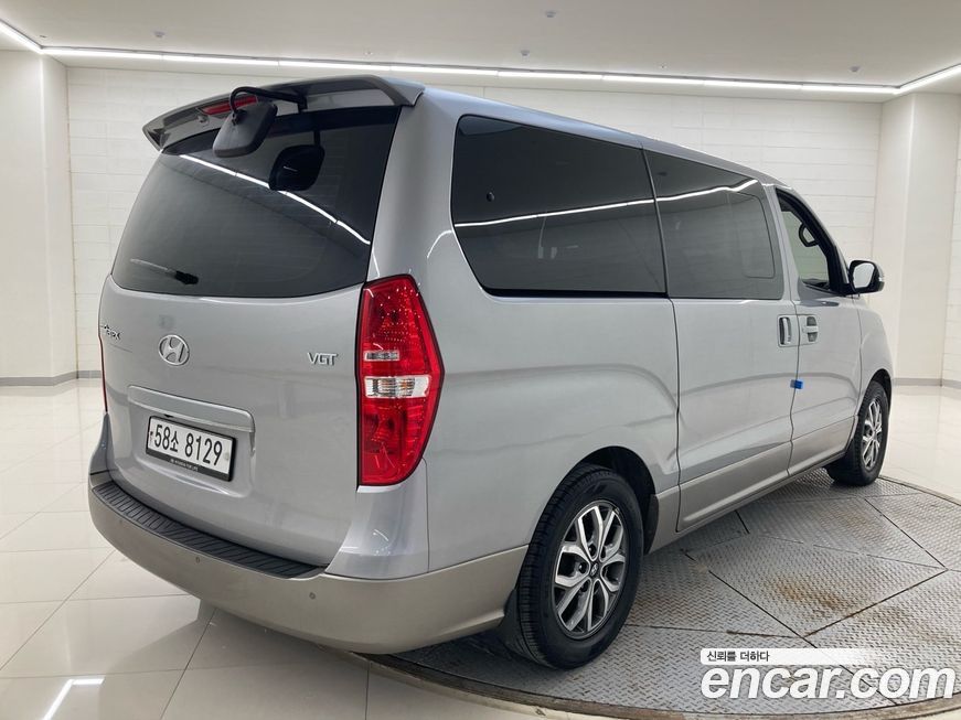 Hyundai Starex 2019