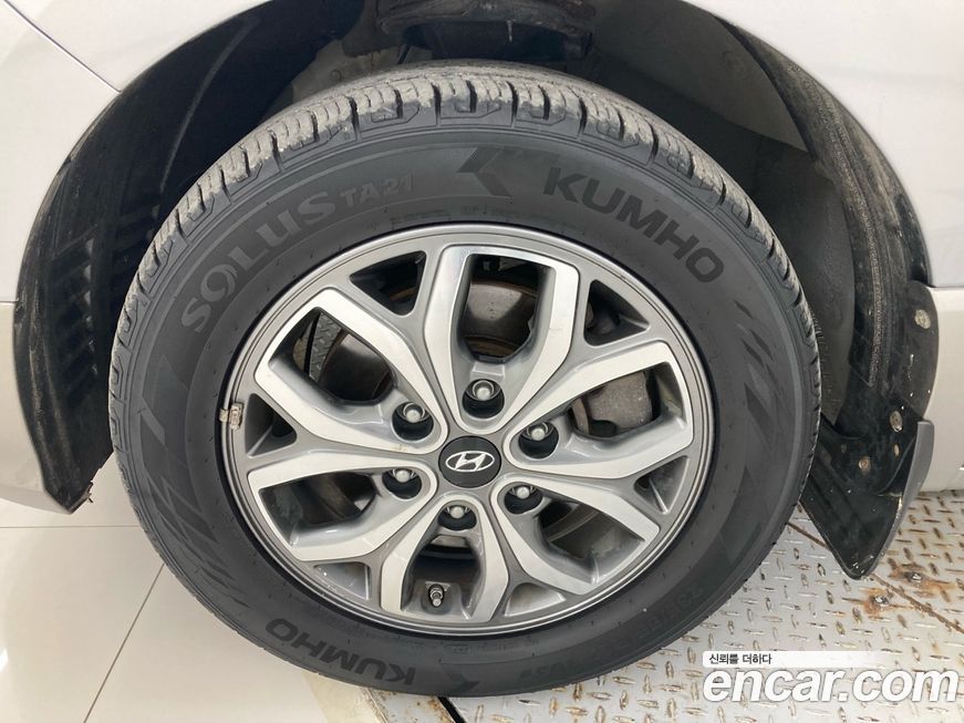 Hyundai Starex 2019