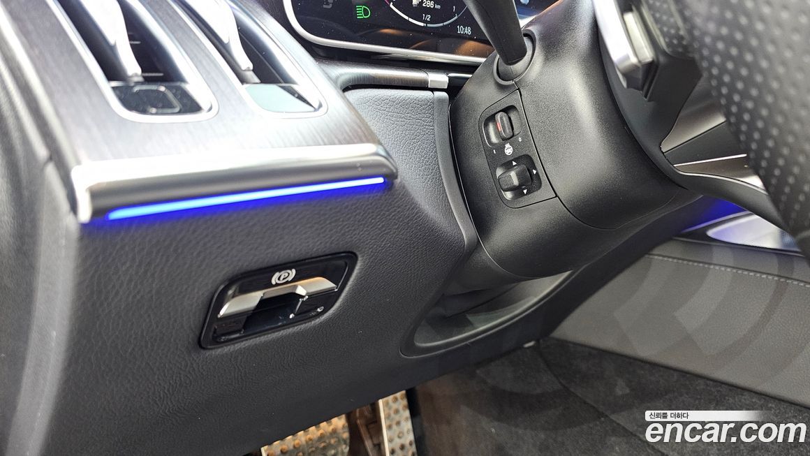 Mercedes-Benz S-Class 2021