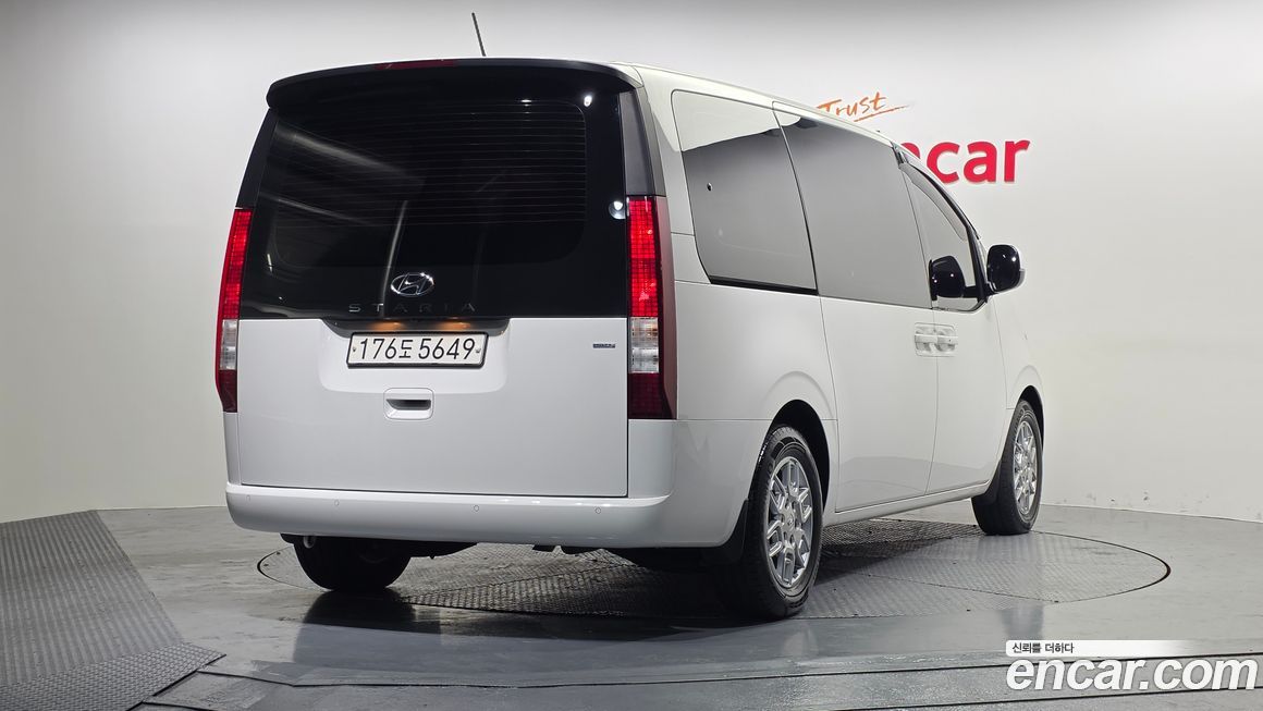 Hyundai Staria 2022