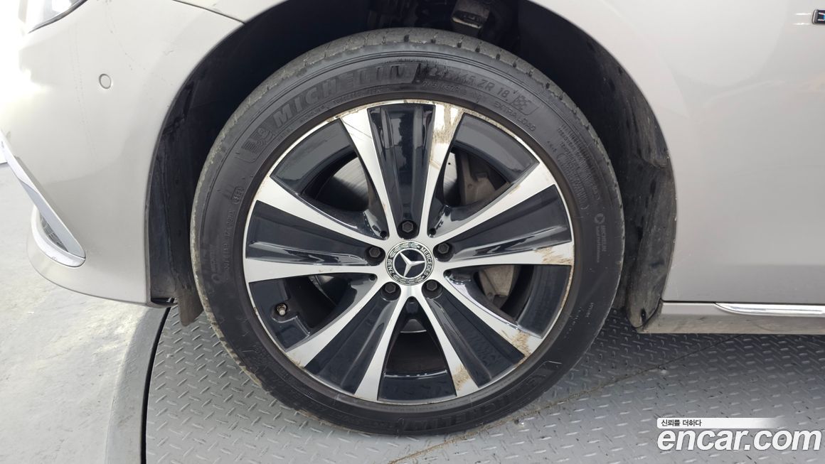 Mercedes-Benz E-Class 2021