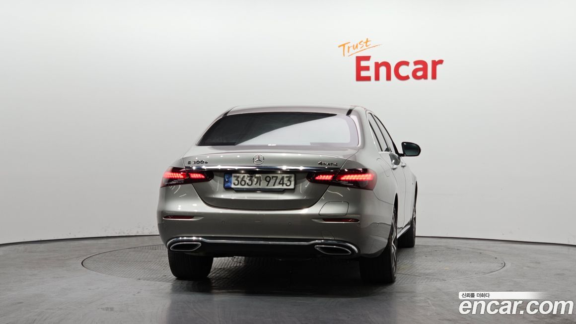 Mercedes-Benz E-Class 2021