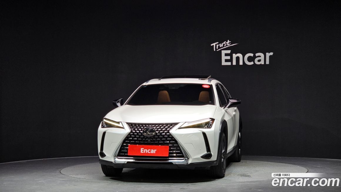Lexus UX 2024