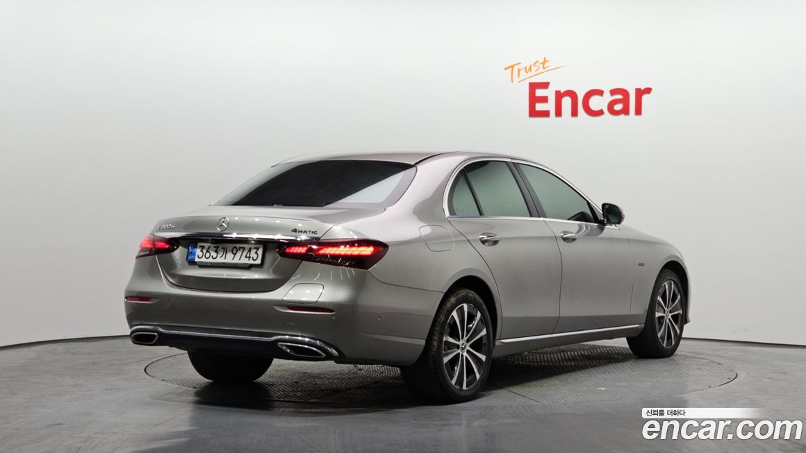 Mercedes-Benz E-Class 2021