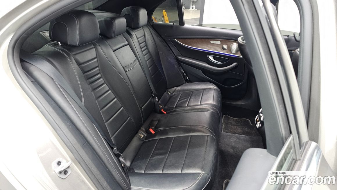 Mercedes-Benz E-Class 2021