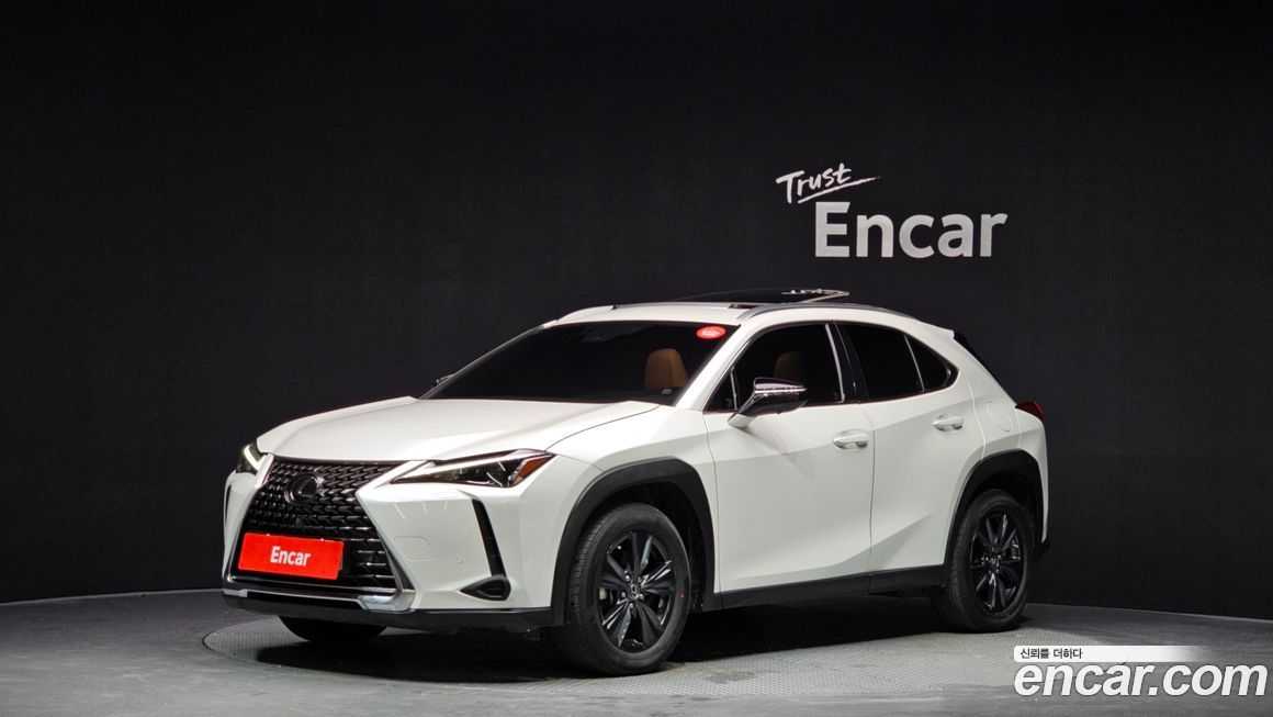 Lexus UX 2024