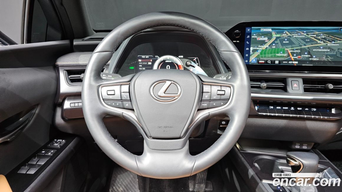 Lexus UX 2024