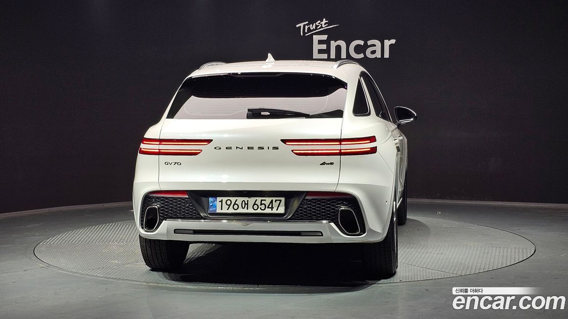 Genesis GV70 2024