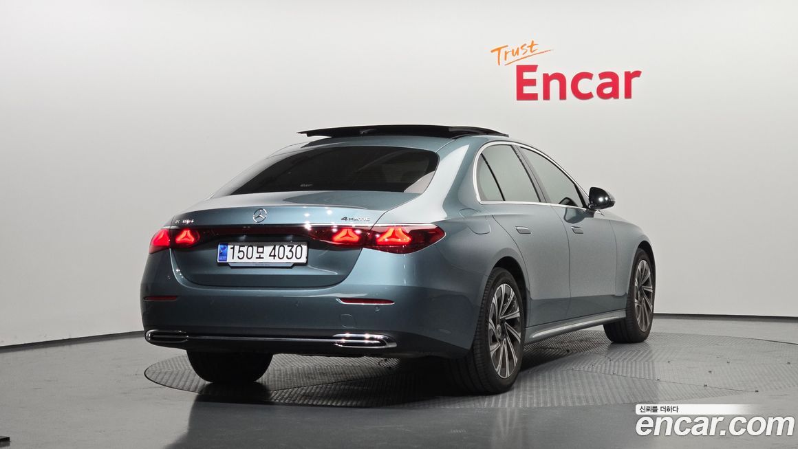 Mercedes-Benz E-Class 2024