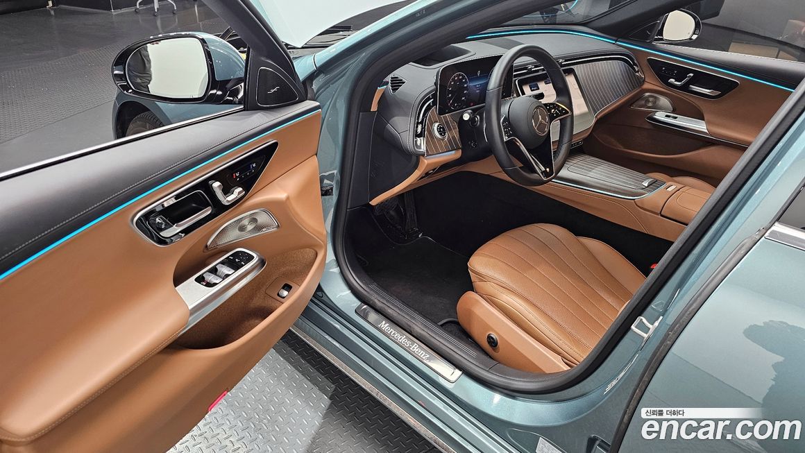 Mercedes-Benz E-Class 2024