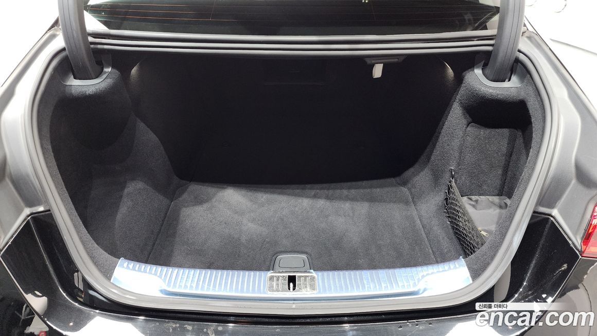 Mercedes-Benz S-Class 2022