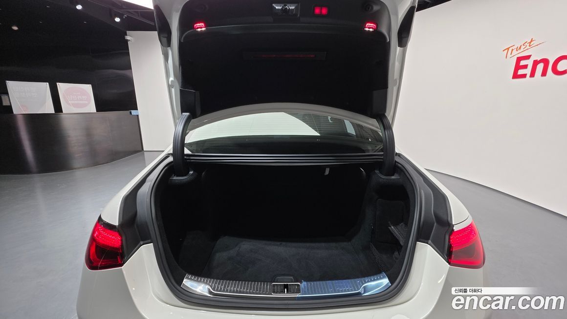 Mercedes-Benz S-Class 2022