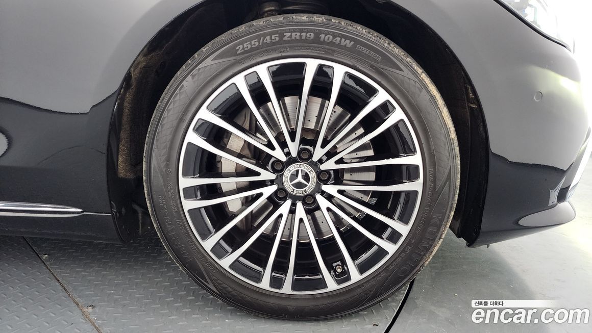 Mercedes-Benz S-Class 2022