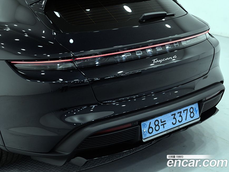 Porsche Taycan 2024