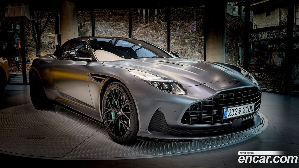Astonmartin DB12 2025