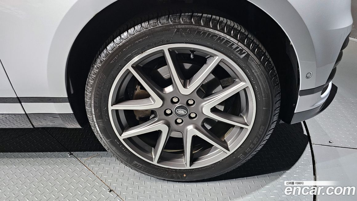 Land Rover Range Rover Velar 2024