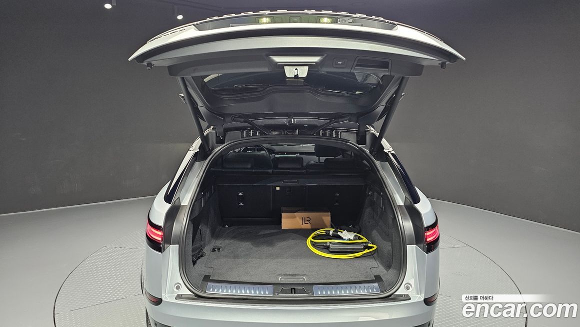 Land Rover Range Rover Velar 2024