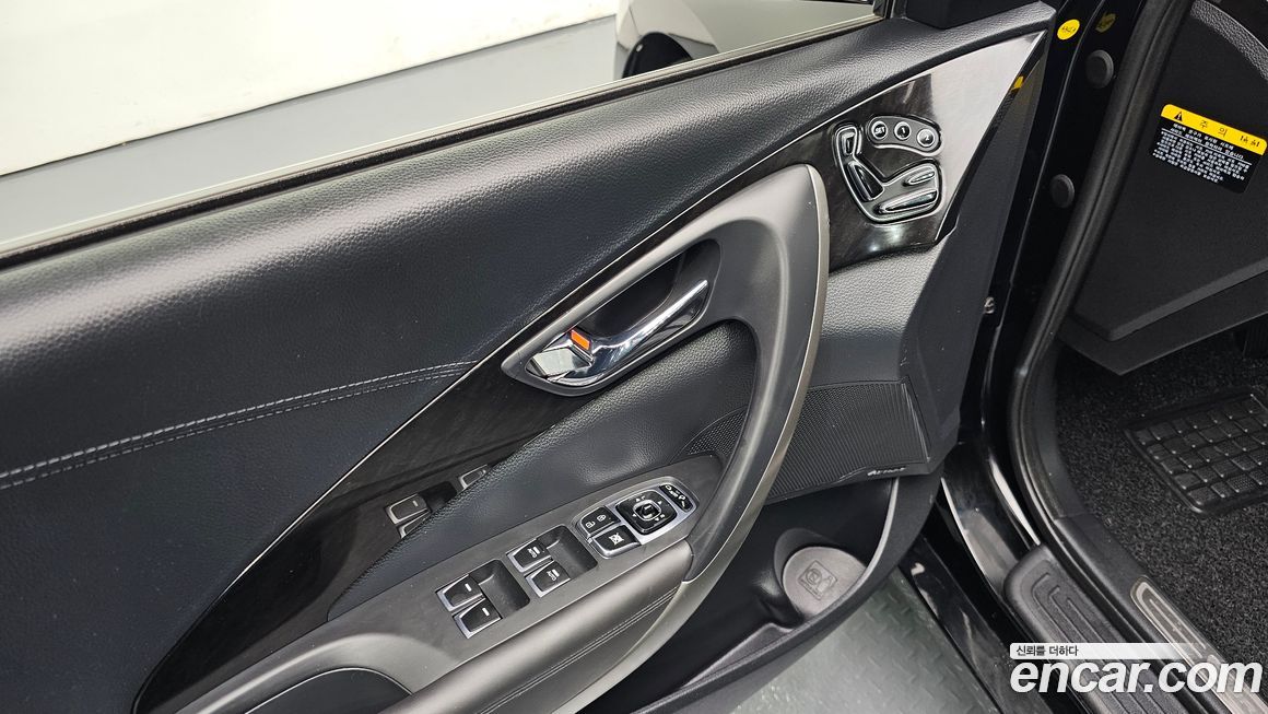 Hyundai Grandeur 2016