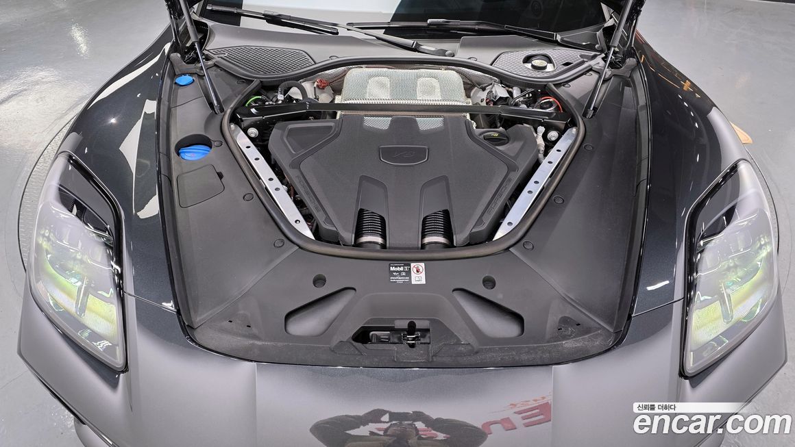 Porsche Panamera 2025