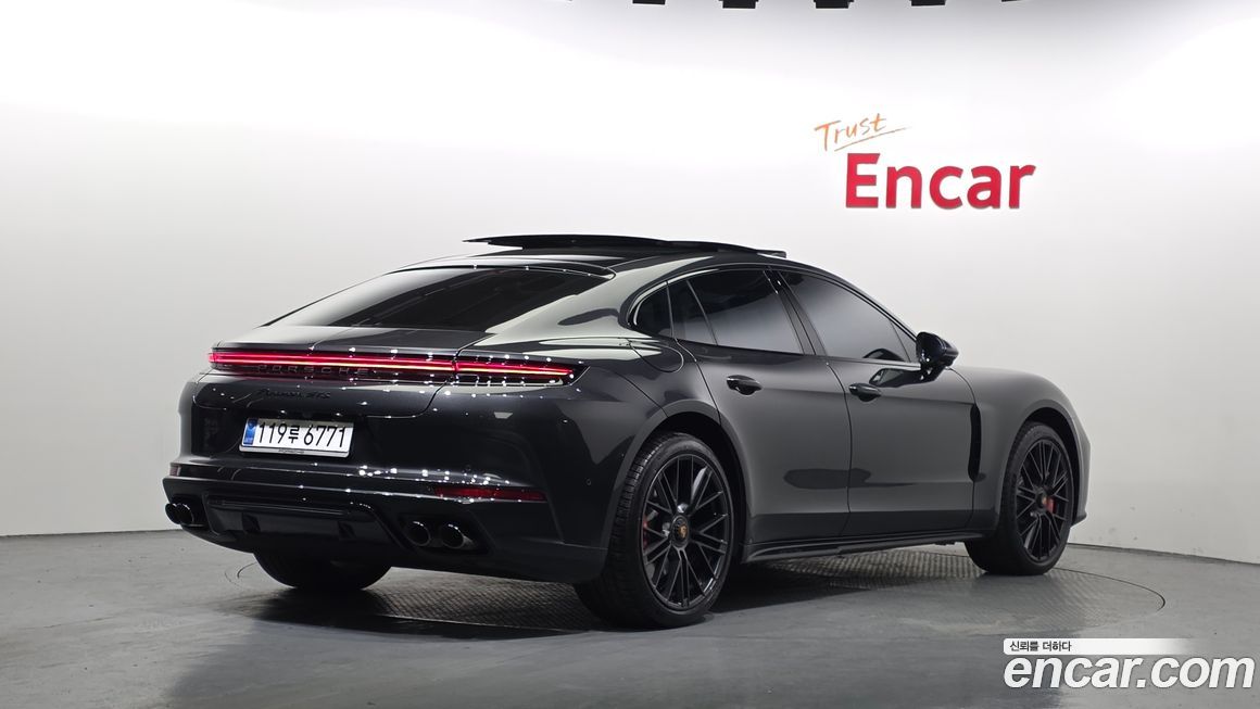 Porsche Panamera 2025
