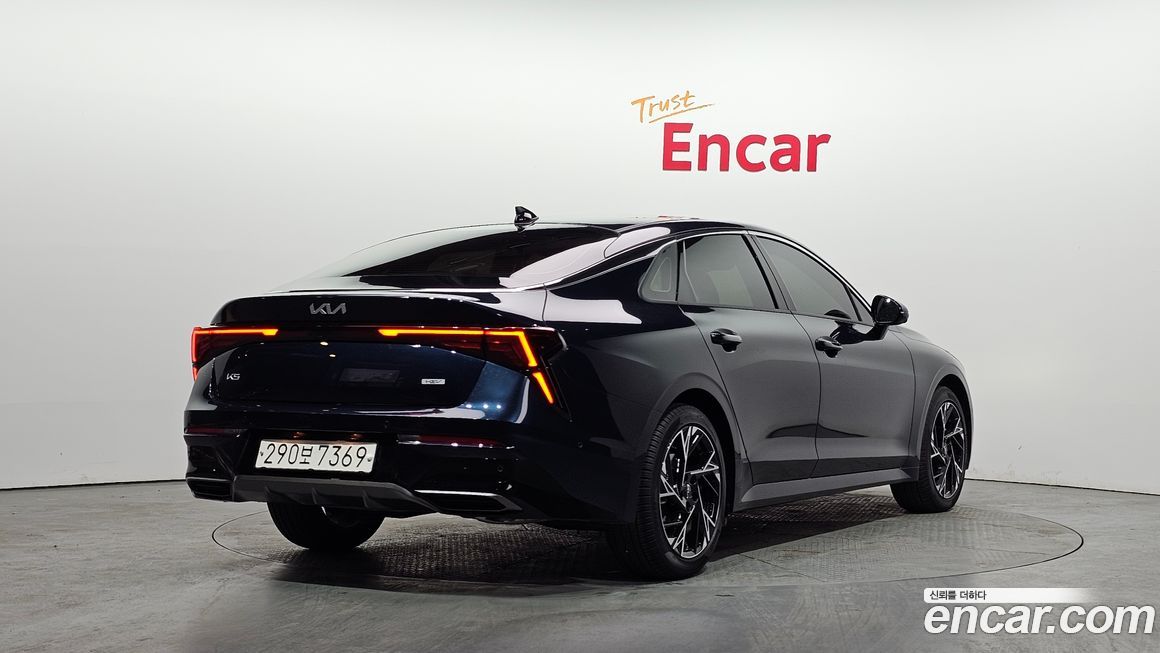 Kia K5 2025