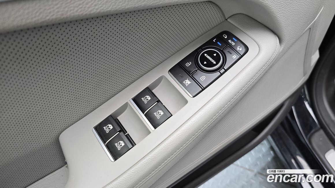 Hyundai Genesis 2015