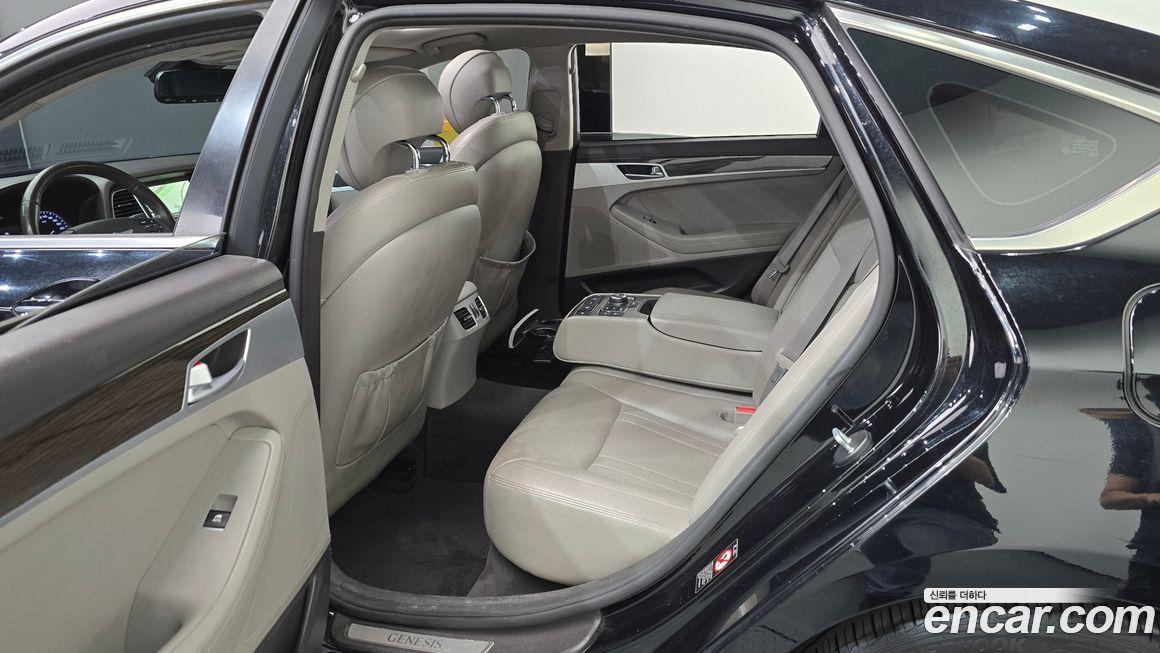 Hyundai Genesis 2015