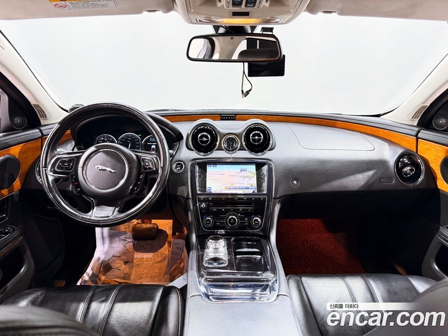 Jaguar XJ 2013